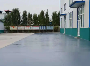 洛阳彩色路面喷涂翻新的材料对冬季